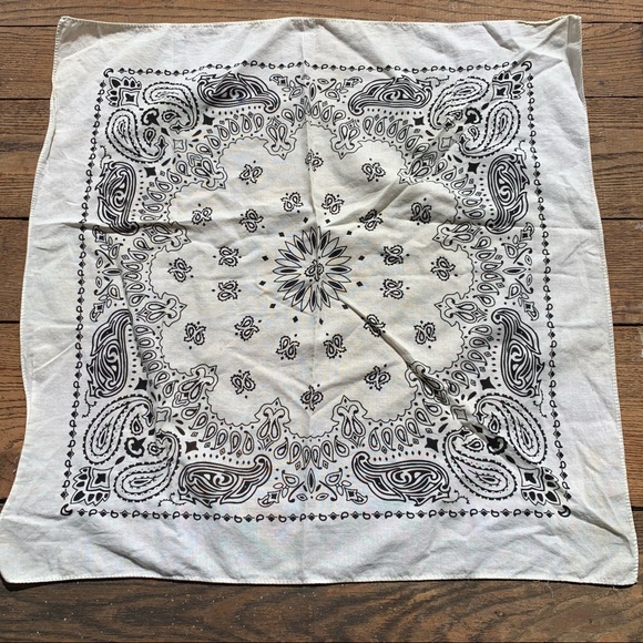 Light yellow Cotton Bandana - Picture 1 of 6